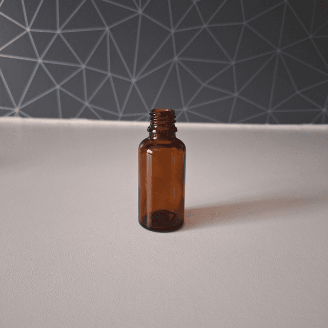Flacon en verre ambré 30 mL avec bouchage pompe spray